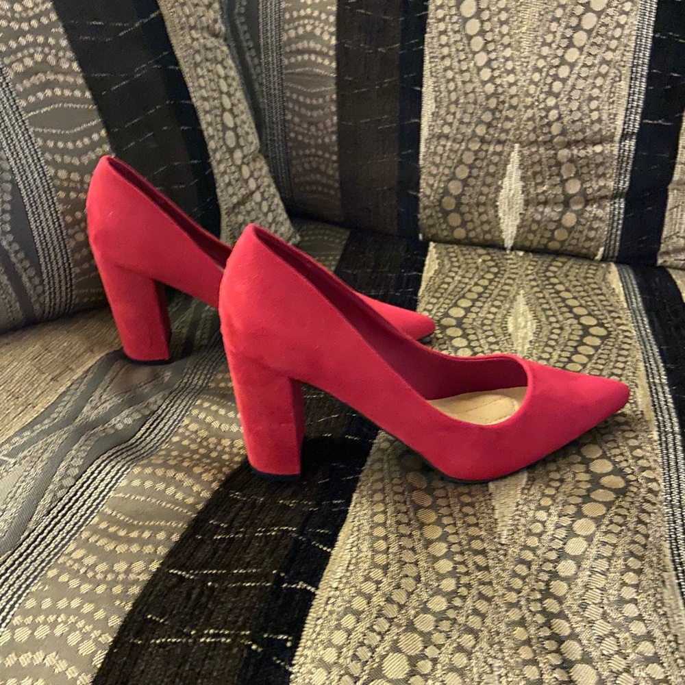 Red heels - Picture 2 of 4